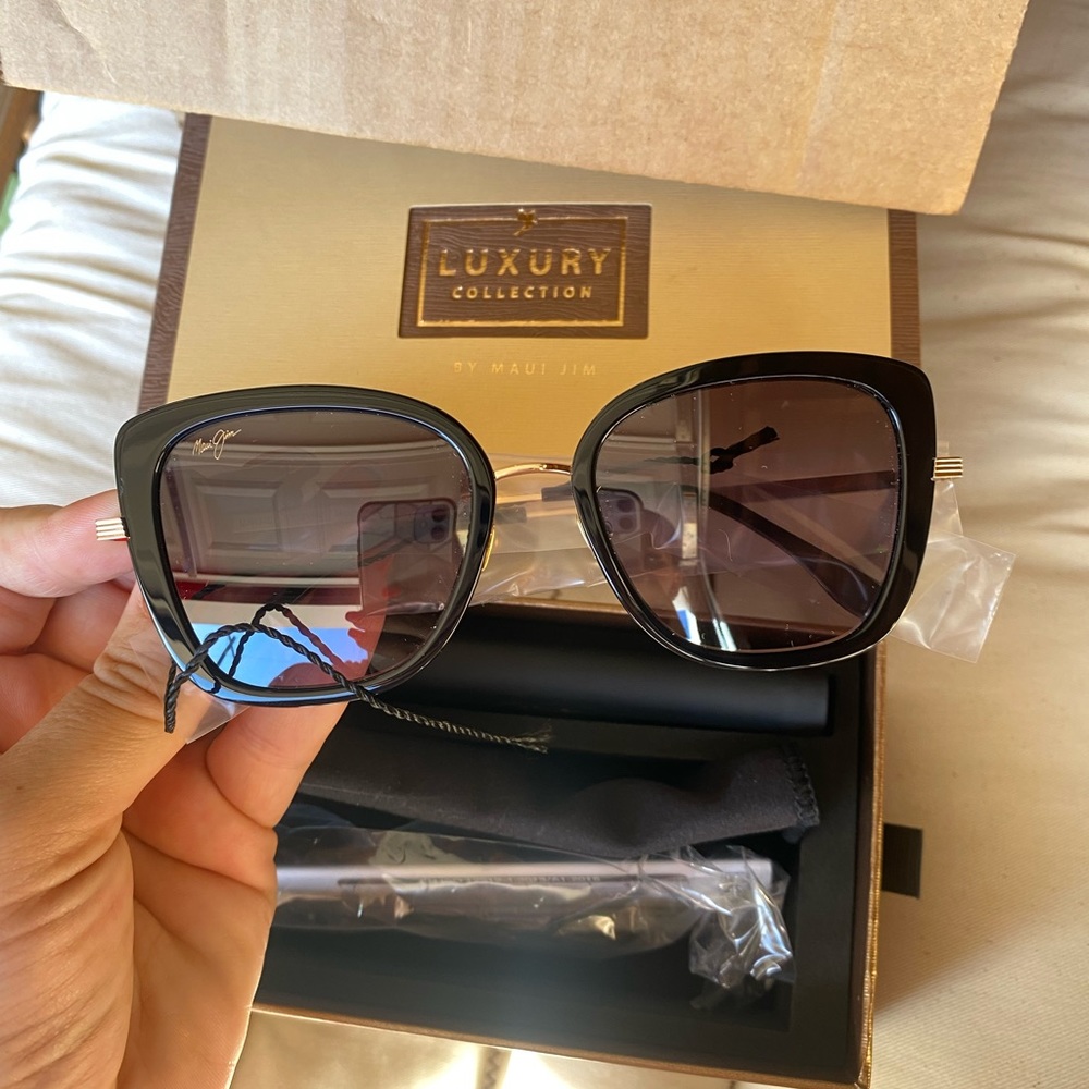 Maui Jim Sunglasses GREY VIOLET LAKE BLACK W/GOLD